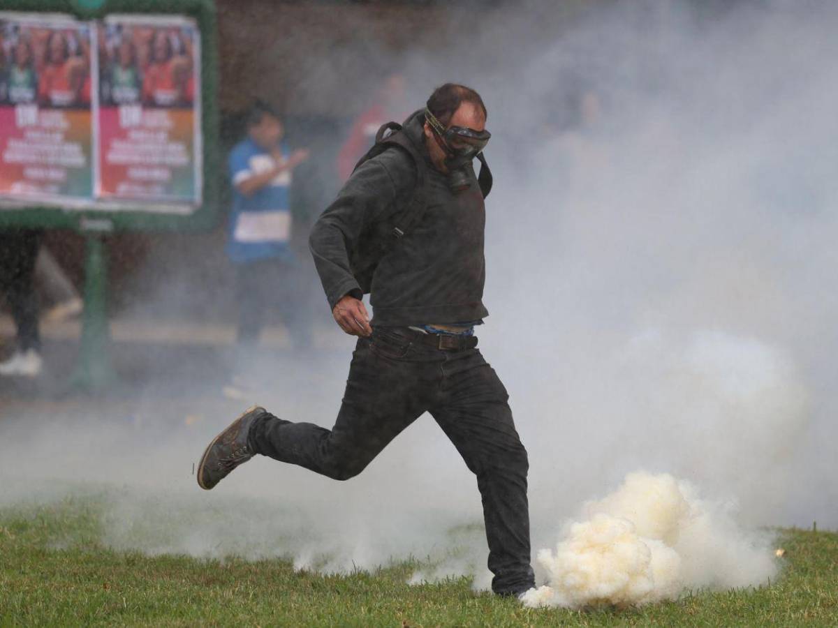 39 personas detenidas y caos deja la marcha de los jubilados en Buenos Aires