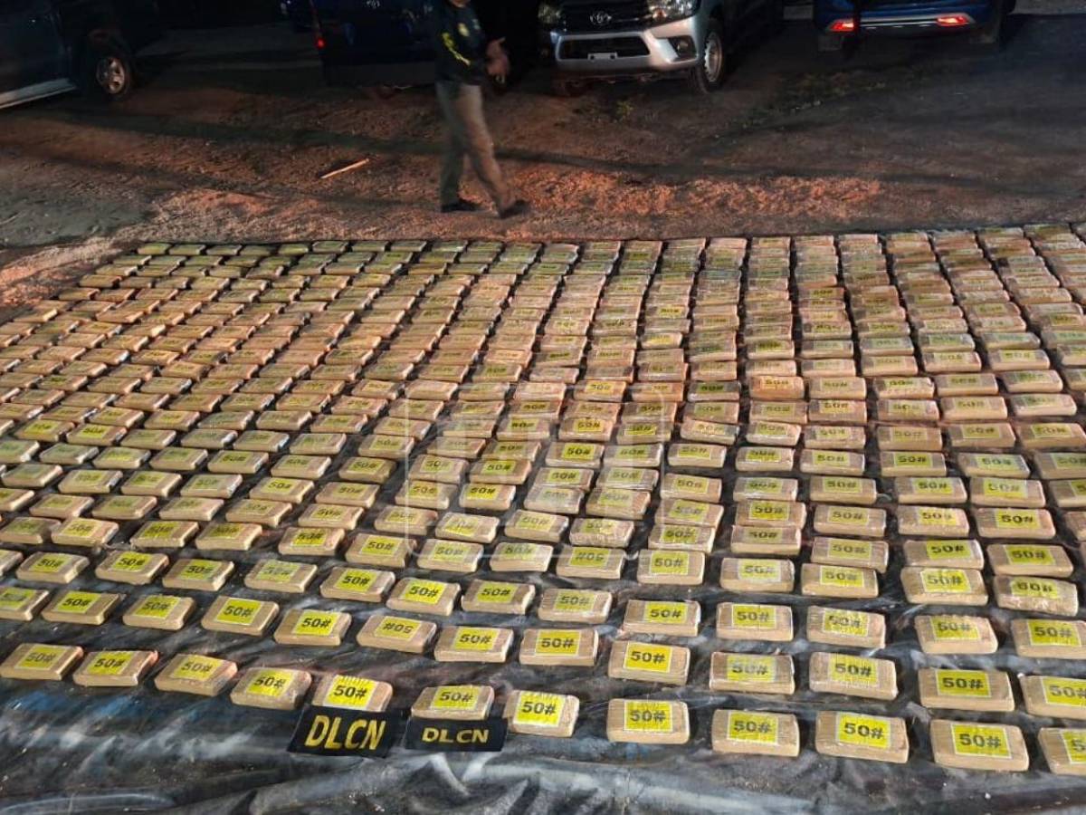 Decomisan 1.2 toneladas de supuesta cocaína ocultas en una cisterna en El Progreso