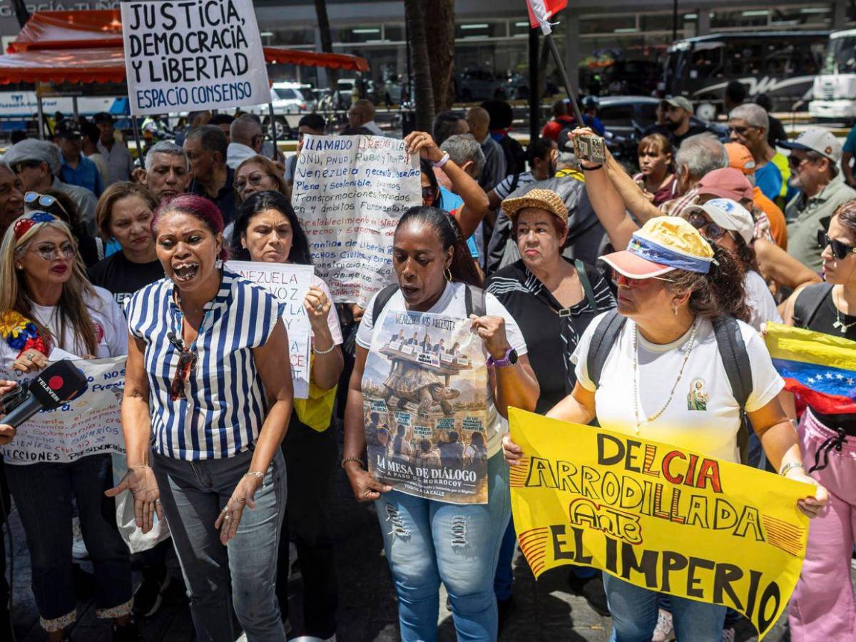 Protesta frente a sede de la ONU en Venezuela rechaza participación de Delcy Rodríguez