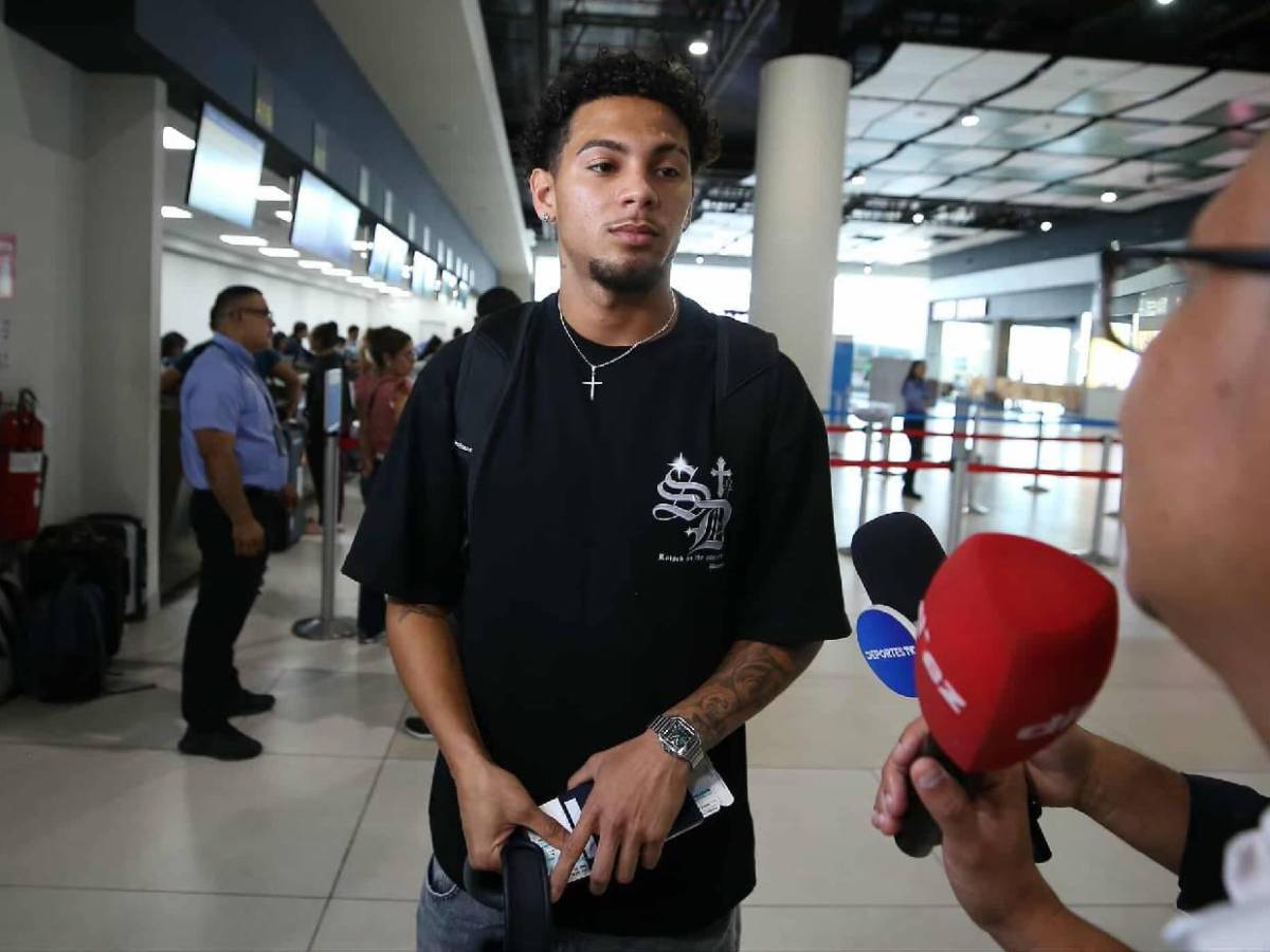 Julián junto a bella chica y Luis Palma solicitado: Legionarios viajan tras Honduras vs Nicaragua