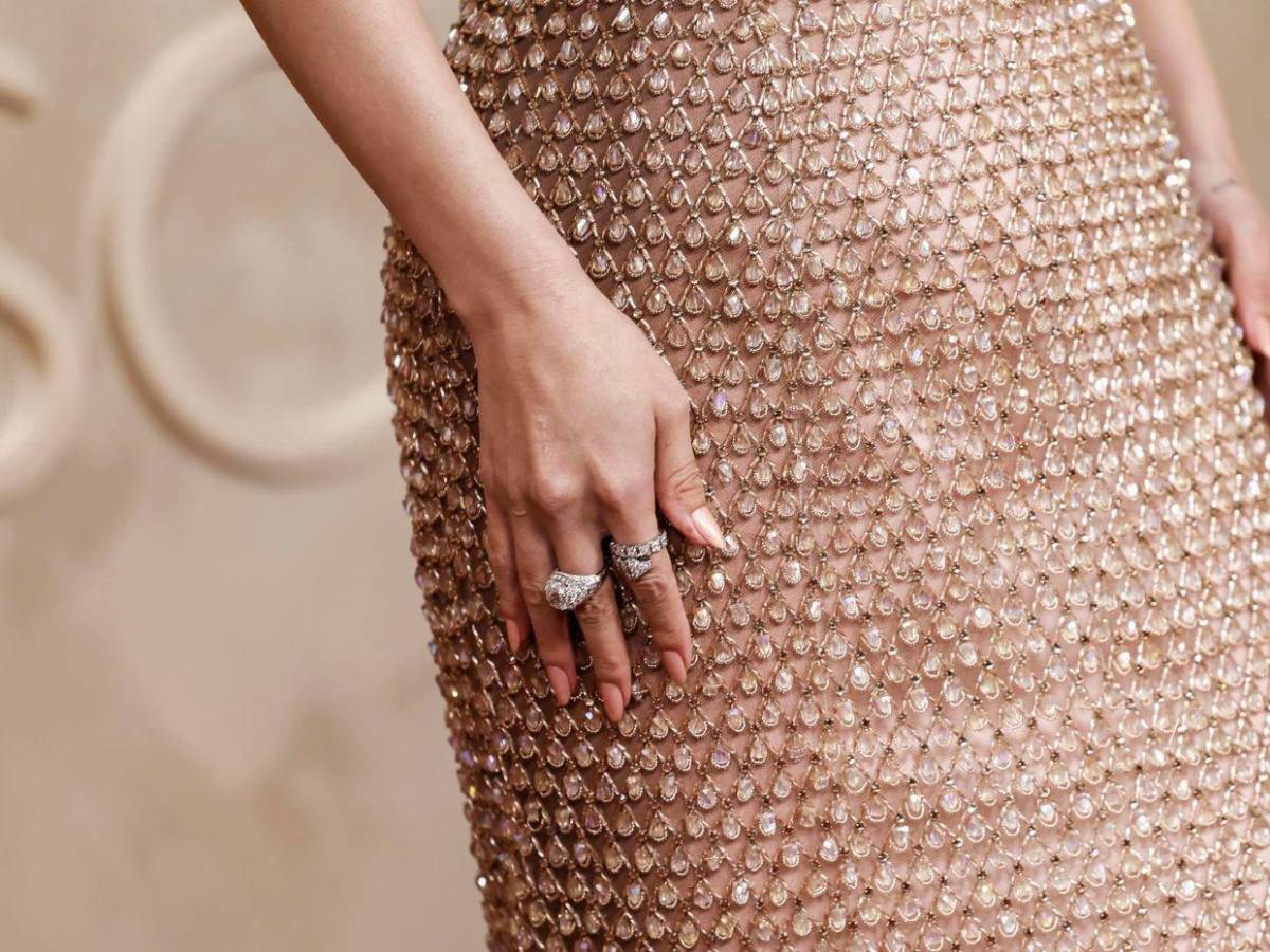 Cristales pintados a mano: el lujoso vestido de Selena Gómez en los Premios Oscar