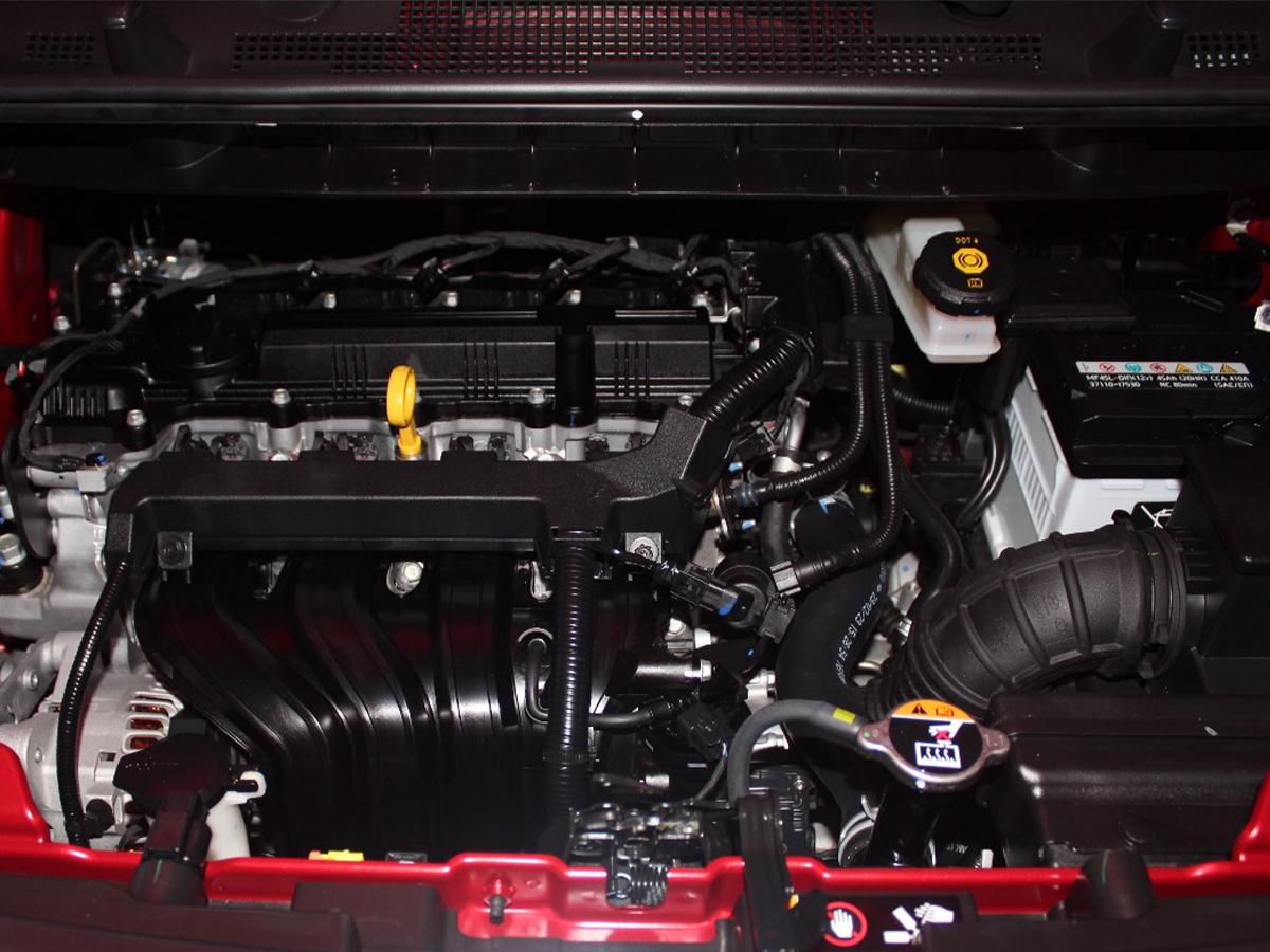 <i>El Hyundai Stargazer cuenta con un potente motor SmartStreamG II 1.5 MPI que ofrece 113 hp, combinado con una transmisión automática IVT 7 Shiftronic, ideal para una experiencia de conducción suave y eficiente.</i>