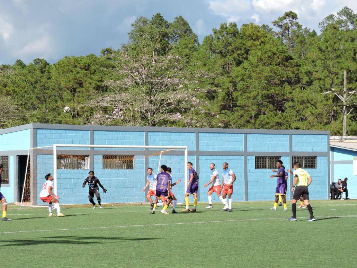 ¿Qué pasa con Pedro Joaquín Amador y su debut en Liga de Ascenso?