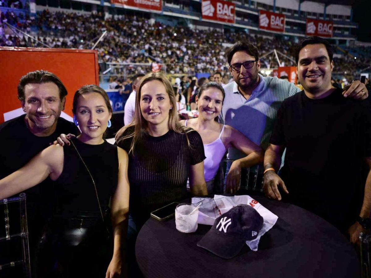 Los sampedranos pasaron una emocionante noche en el concierto de Daddy Yankee.
