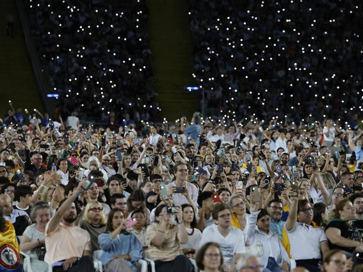 Entre catalán y español, León XIV lamenta en Barcelona el clima envenenado en las familias