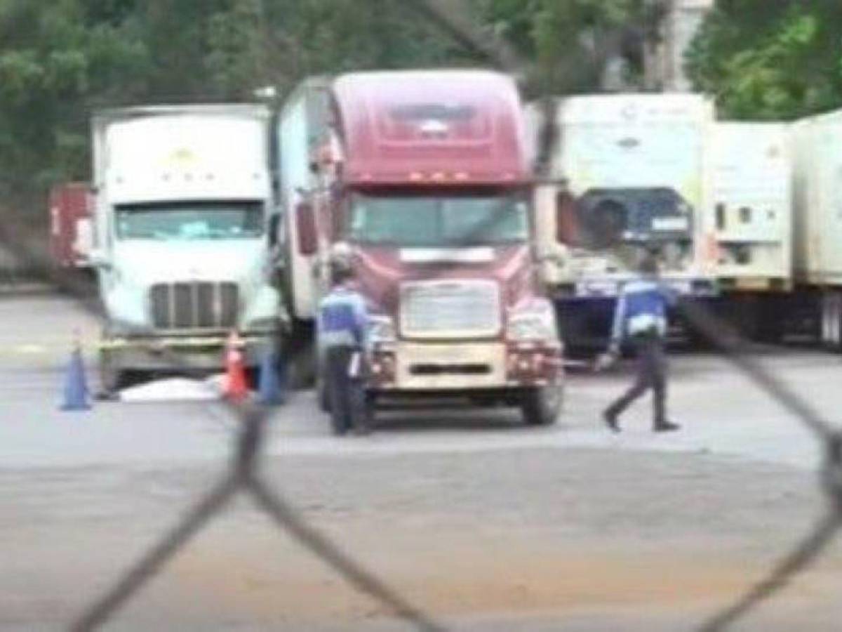 Conductor nicaragüense fallece aplastado por su propia rastra en Tegucigalpa