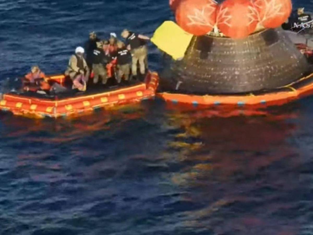 Las imágenes que dejó el amerizaje de la misión Artemis II