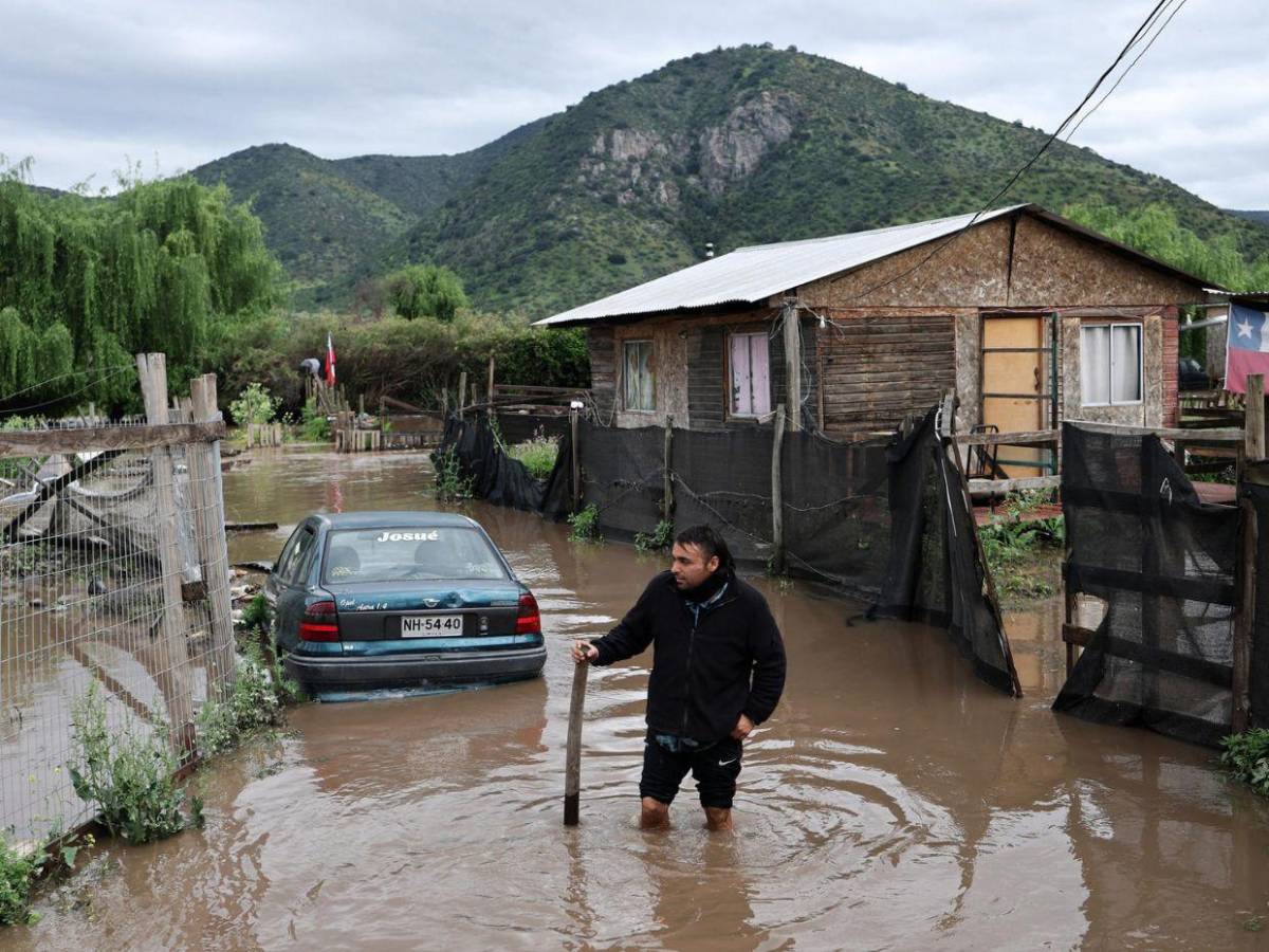 Lluvias en Chile dejan un fallecido y mantienen en alerta a varias comunas