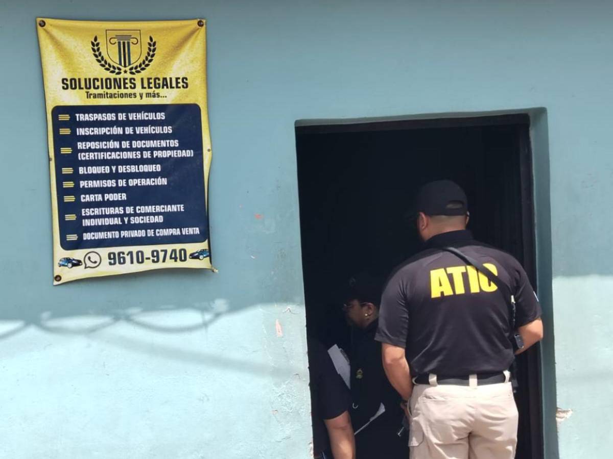 Traspaso de carro y solicitud de pasaporte: Desde bufetes, red criminal hacia falsificación notarial