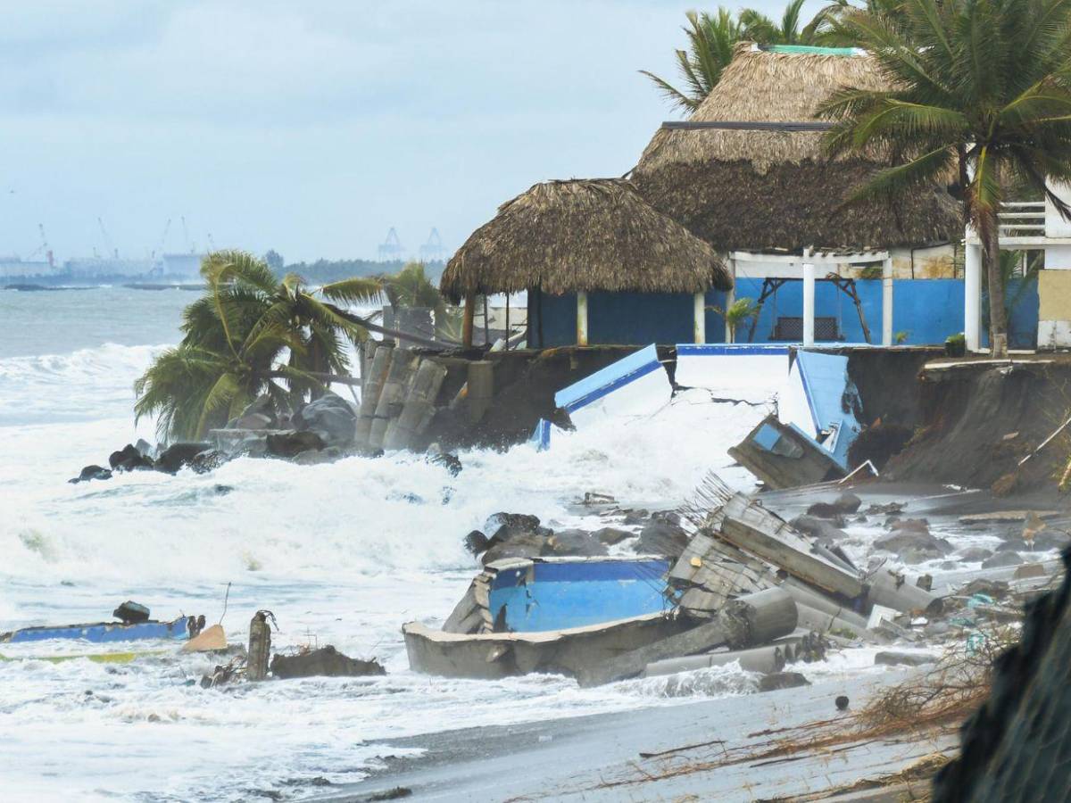 Evacuaciones, inundaciones y casas destruidas deja a su paso la tormenta Cristina