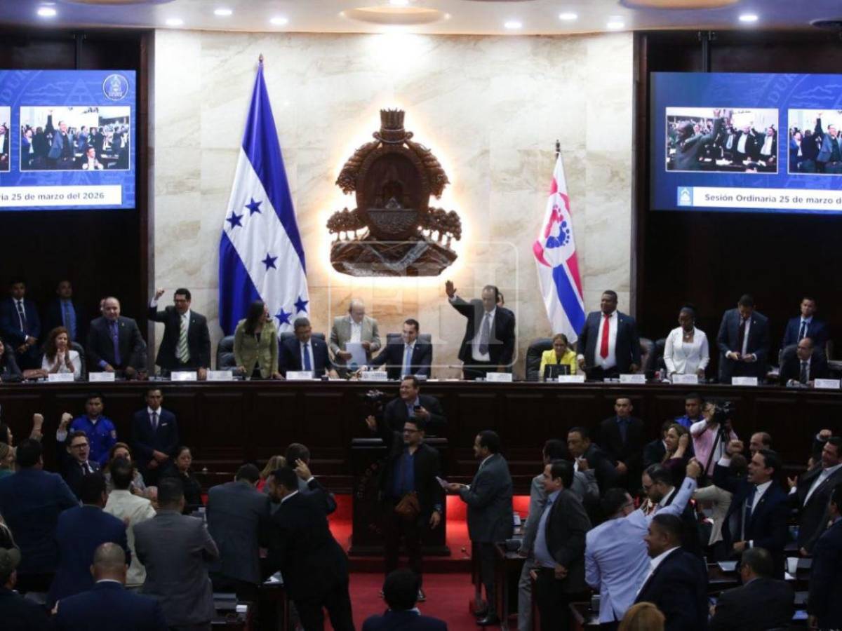 Congreso presidido por Zambrano: más sesiones en dos meses que en la era Redondo