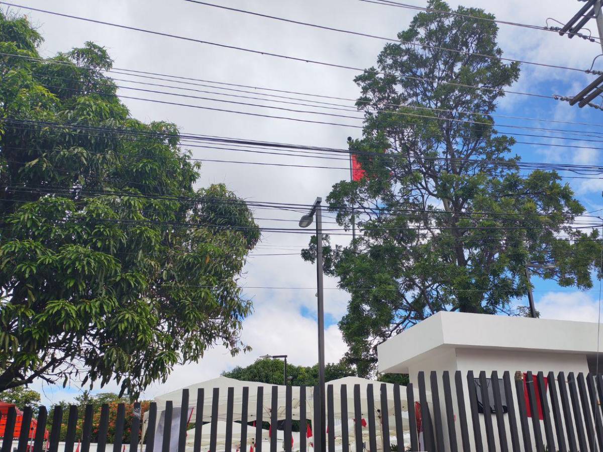 Completamente desolada: Así luce la sede de Libre este lunes 1 de diciembre