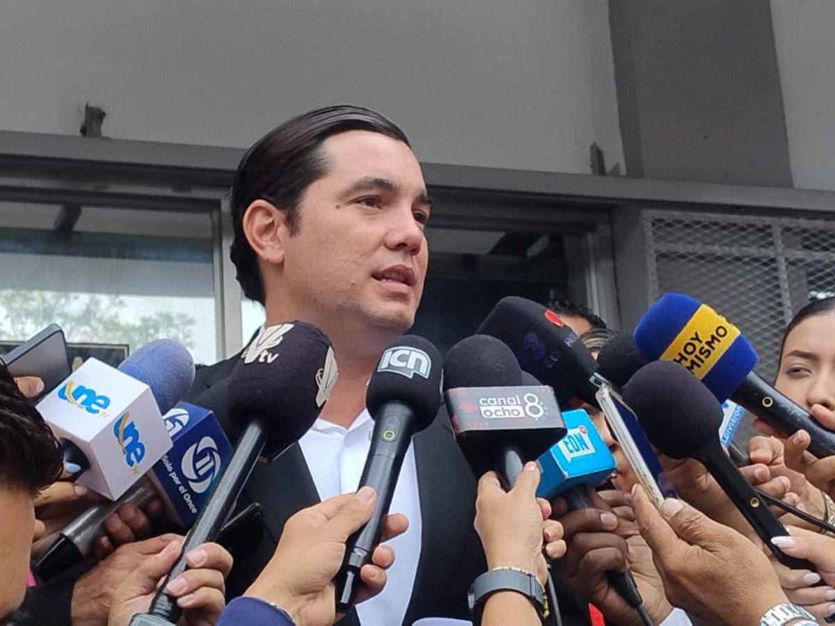 Difamación y calumnias: ¿Qué dijo Nasralla para que Octavio Pineda y Carla Paredes lo denunciaran?