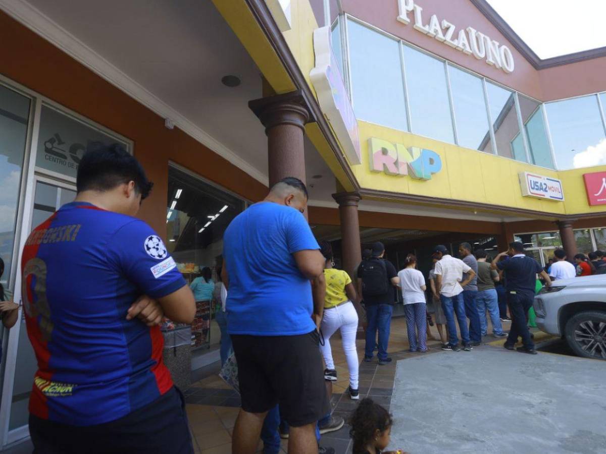 Sampedranos abarrotan el RNP para obtener su DNI previo a elecciones 2025