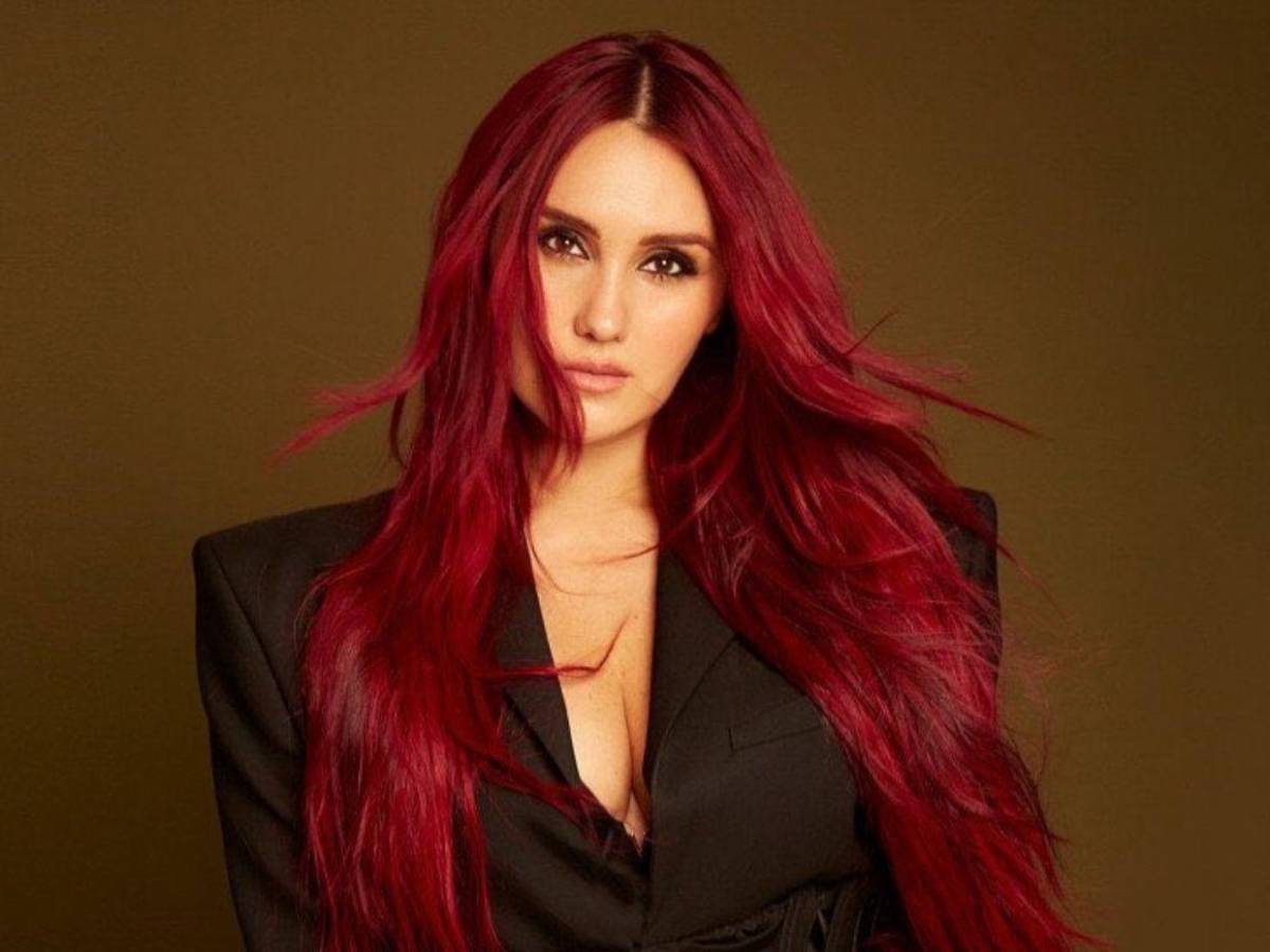 Dulce María anuncia su segundo embarazo con una emotiva sesión