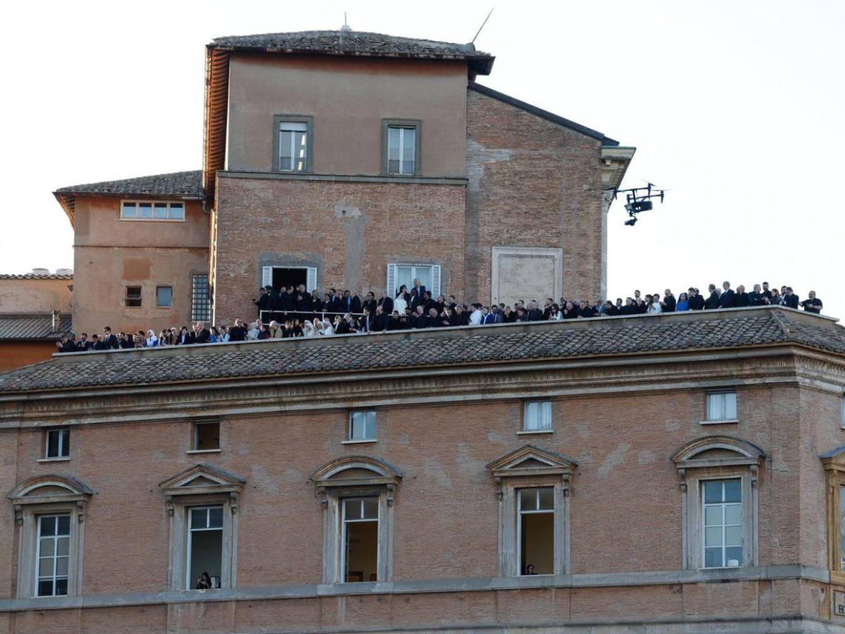 Multitud histórica: más de 150,000 personas recibieron al Papa León XIV