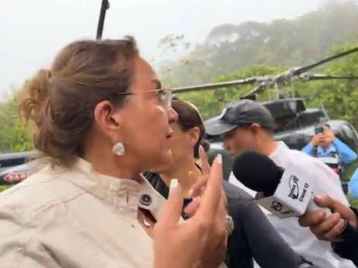 Aterrizaje forzoso en Cortés: el momento exacto en que Xiomara Castro baja del helicóptero