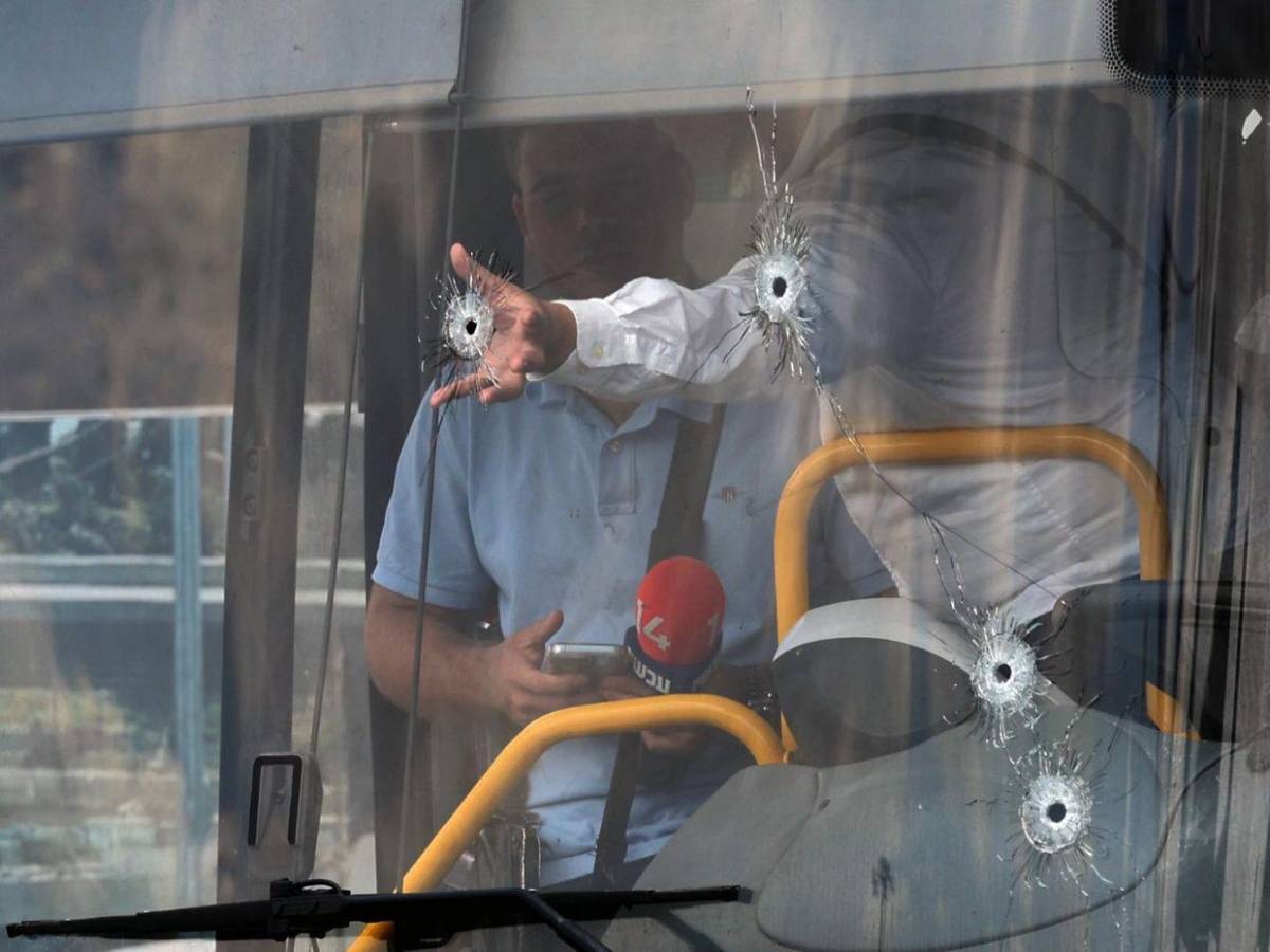 Atacantes eran dos y llegaron en un carro: ¿qué se sabe del atentado en Jerusalén?