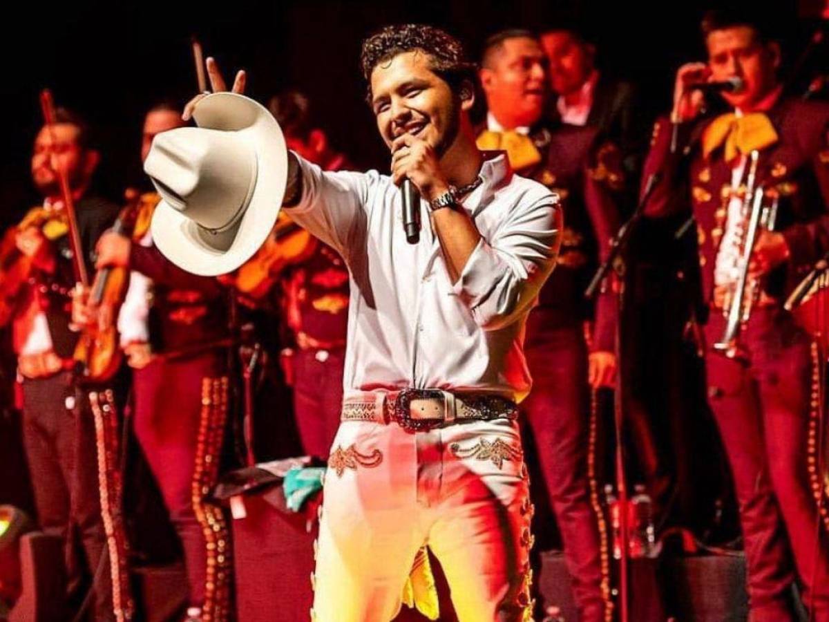 Christian Nodal es abucheado durante su concierto en Chihuahua