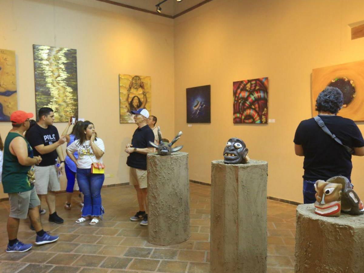 Arte y tradición en Comayagua: exposición de pinturas y máscaras en Semana Santa Arte y tradición en Comayagua: exposición de pinturas y máscaras en Semana Santa