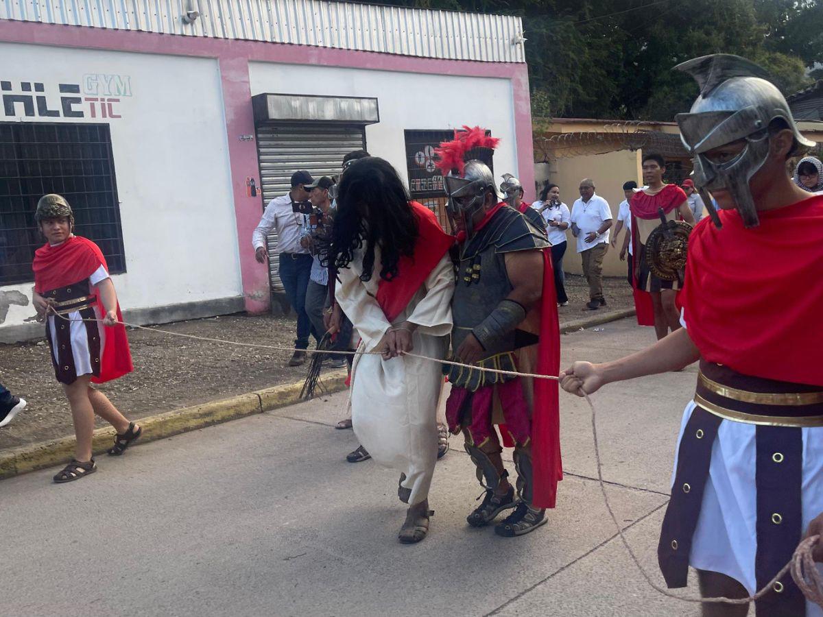 Devoción y fe: así se desarrolla el viacrucis en Olanchito, Yoro