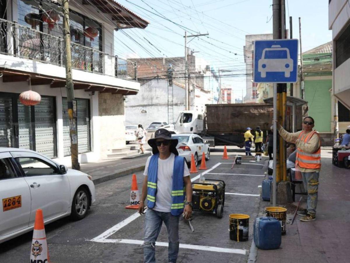 Capitalinos encontrarán cambios en puntos de taxis: estas son las zonas intervenidas