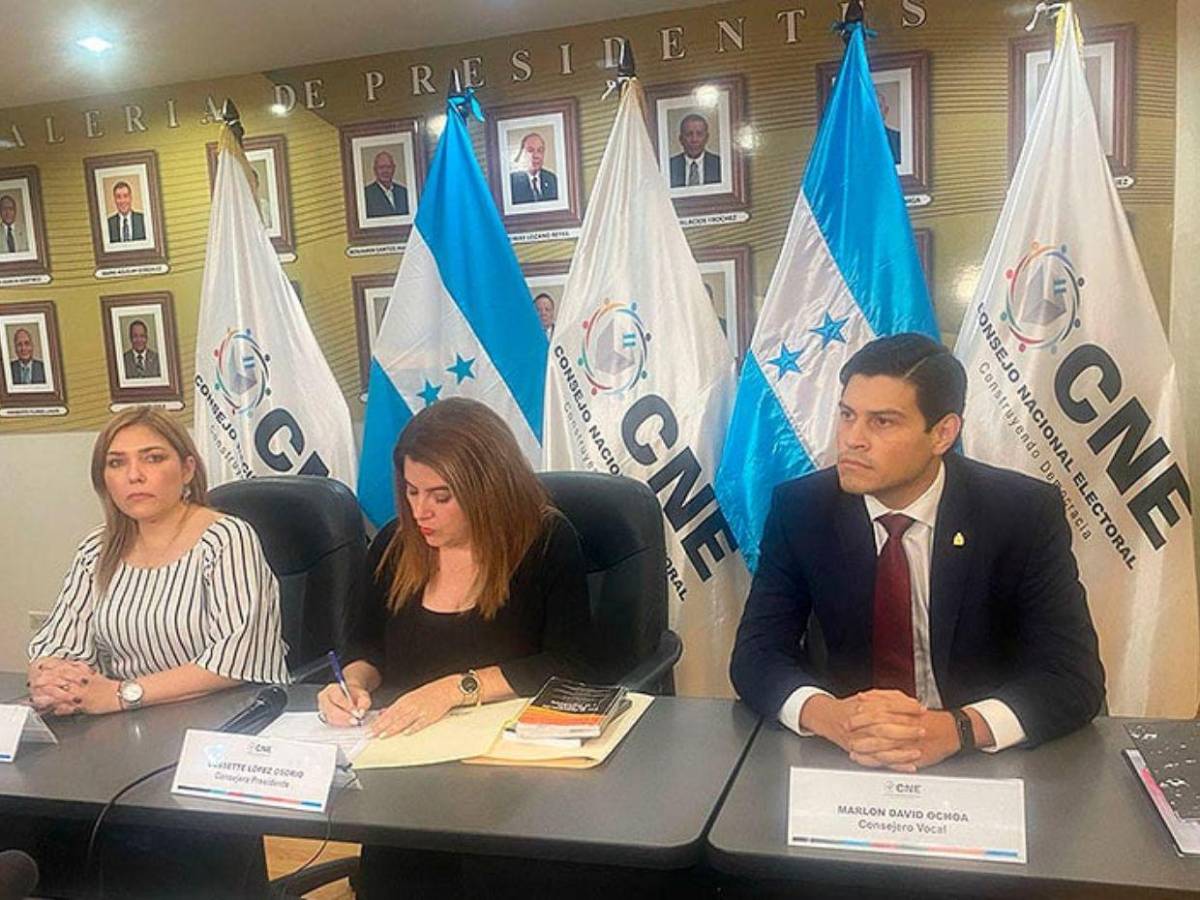 ¿De qué delitos acusan a Cossette López, Ana Paola Hall y Marlon Ochoa, según el MP?