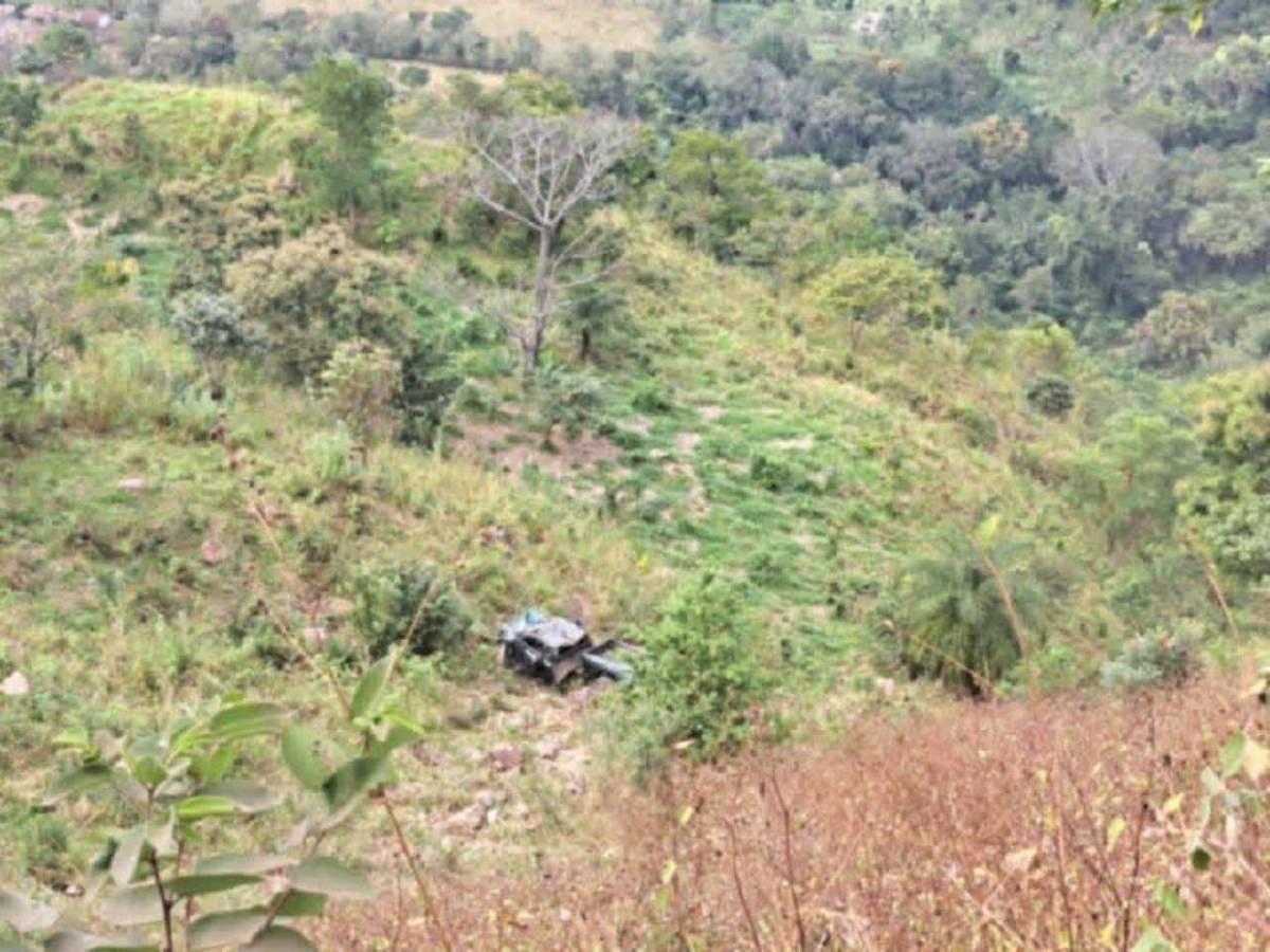Dos hermanos gravemente heridos tras caer en una hondonada en Santa Bárbara