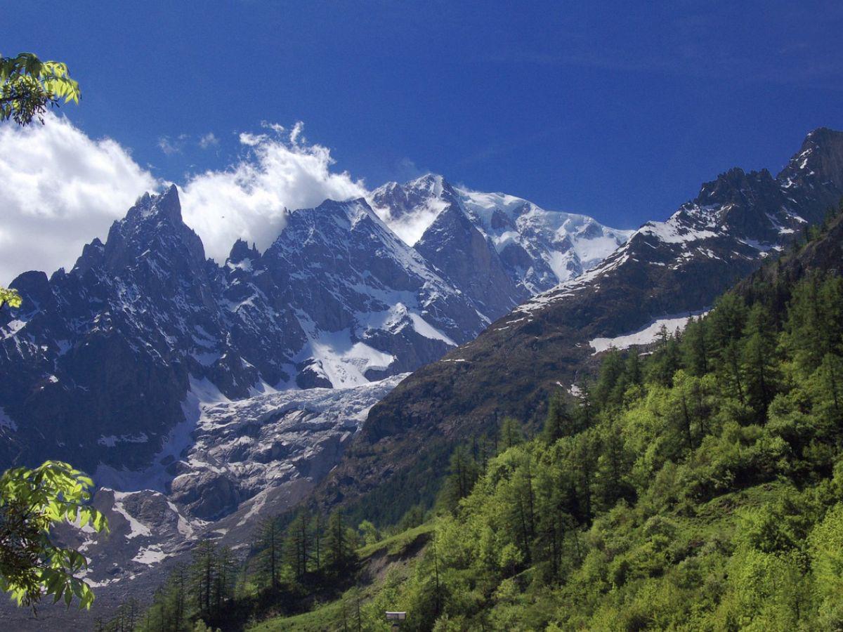 Mueren dos excursionistas en accidente en los Alpes italianos