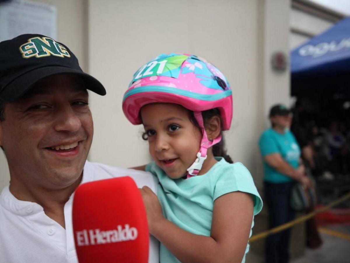 Padres animan a sus pequeños y comparten su emoción en la Vuelta Infantil 2025