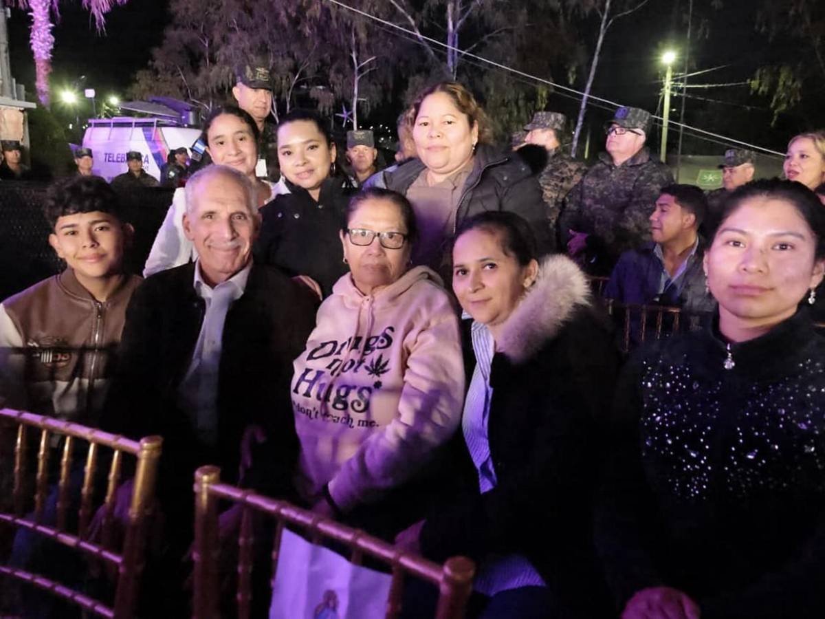 El presidente Nasry Asfura participa en la tradicional alborada a la Virgen de Suyapa