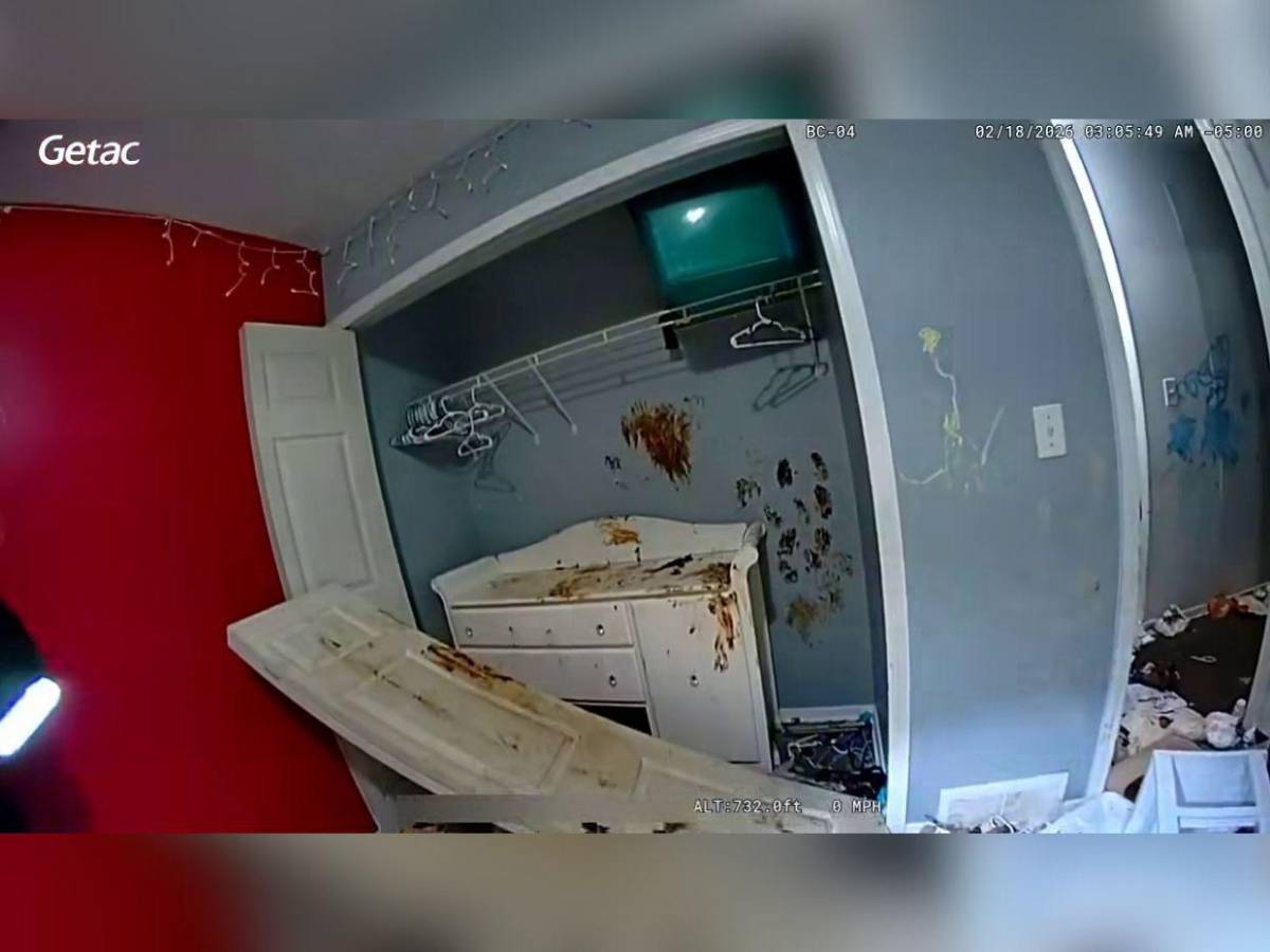 Entre heces y basura: el horror que vivían dos niños rescatados por la policía en EE UU