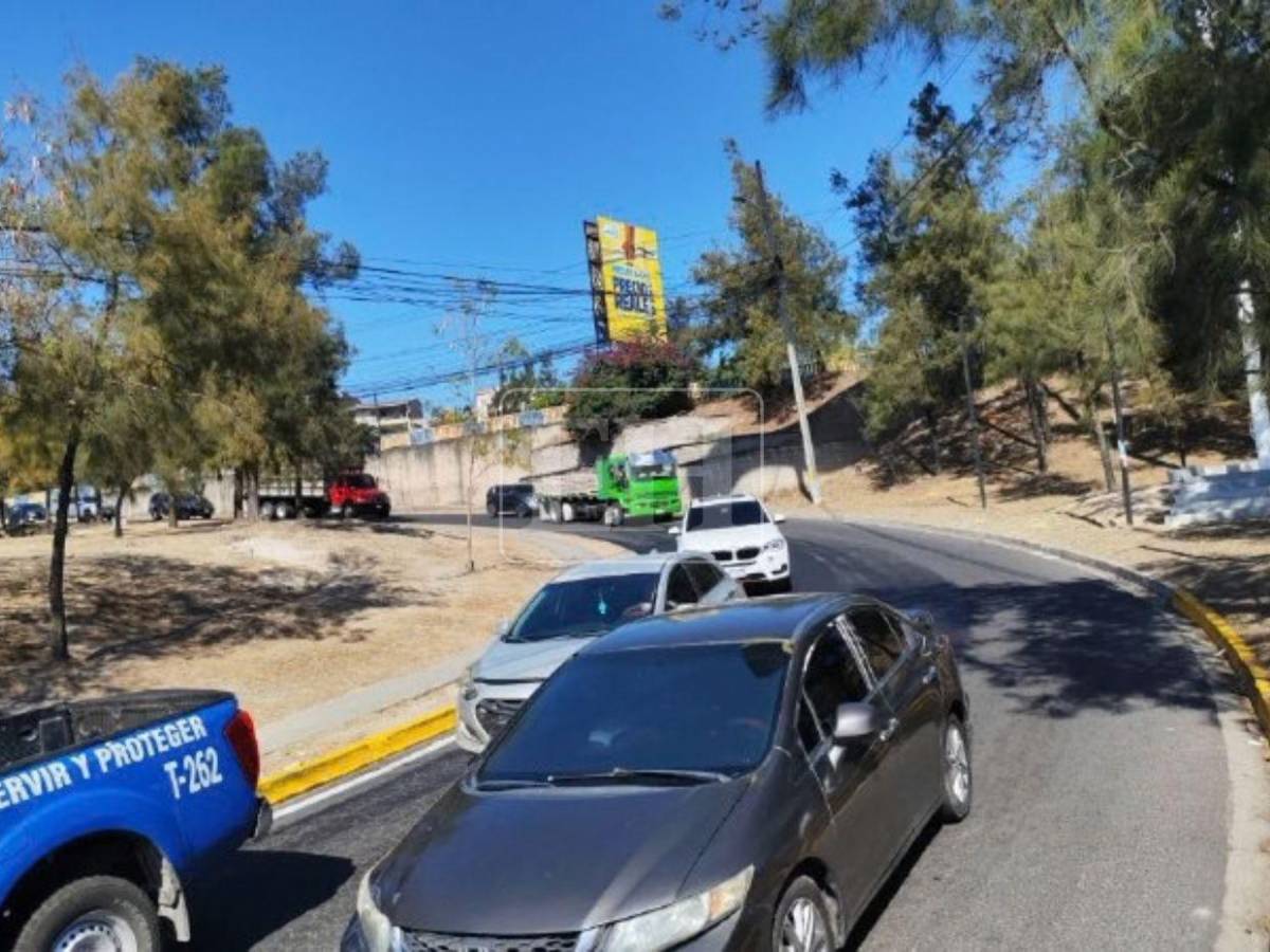 Infernal tráfico colapsa la salida al sur de Tegucigalpa