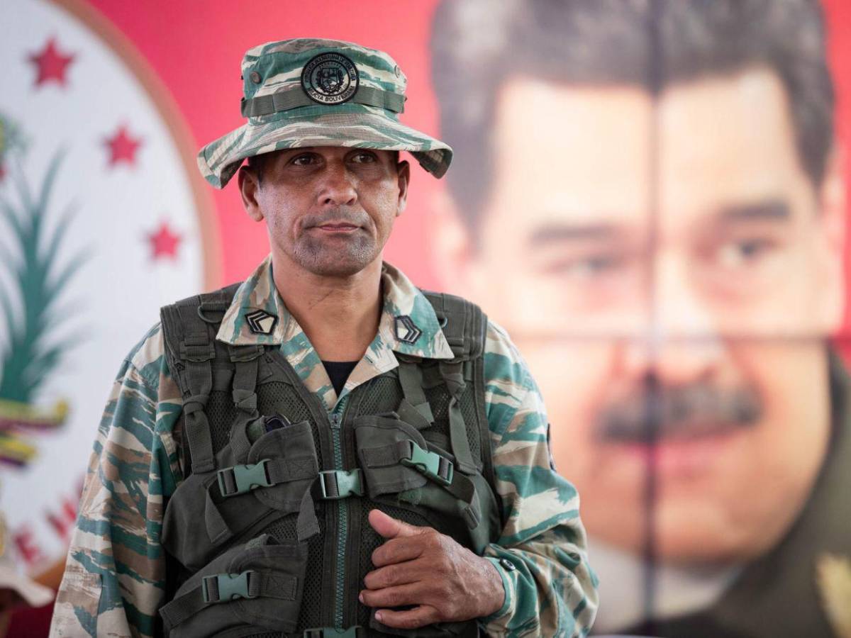 Chavistas acuden en Caracas a alistarse en la Milicia e instan a la población a sumarse