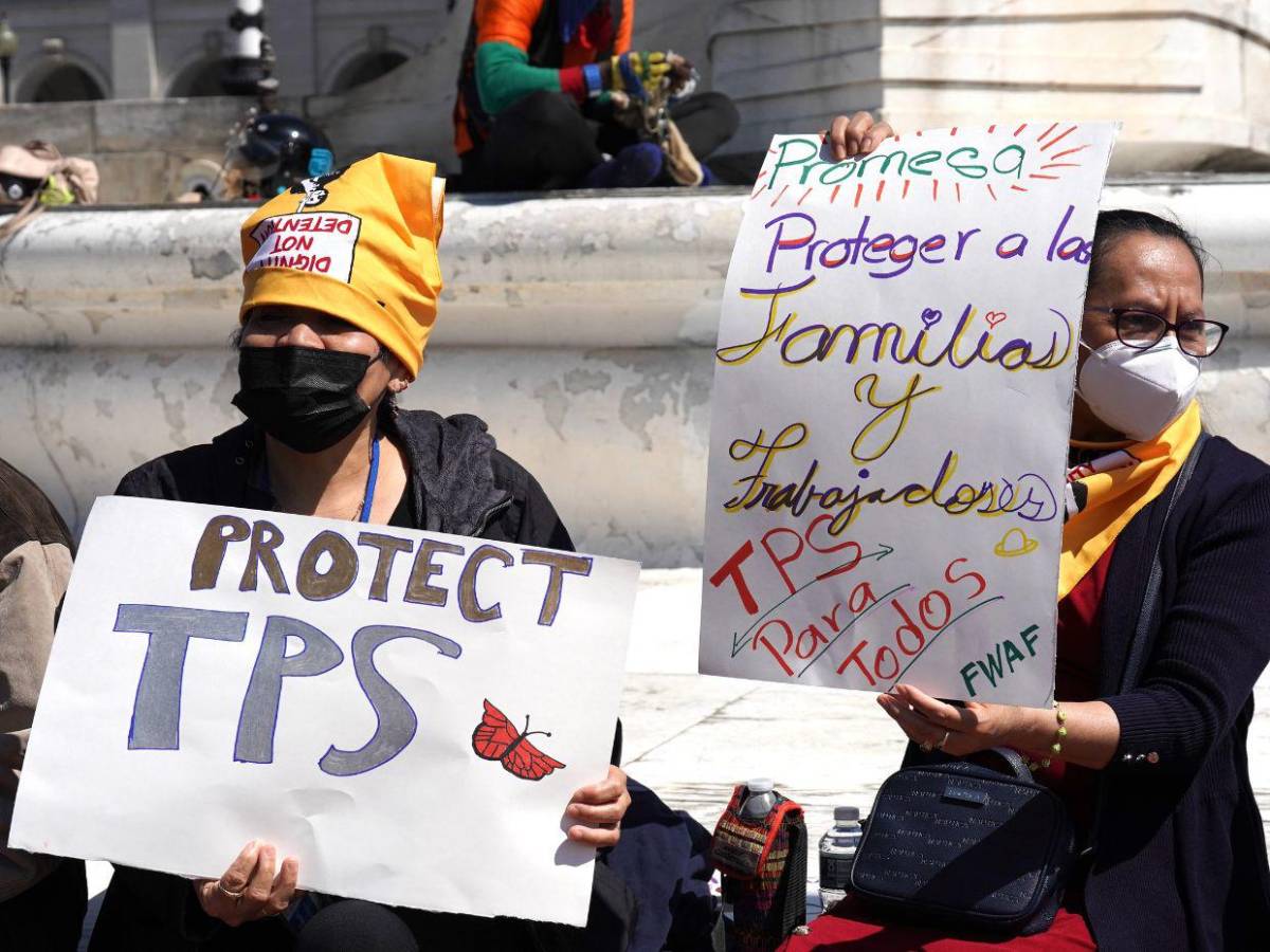 “Salga ahora o sea deportado”: los países que, igual que Honduras, se quedaron sin TPS