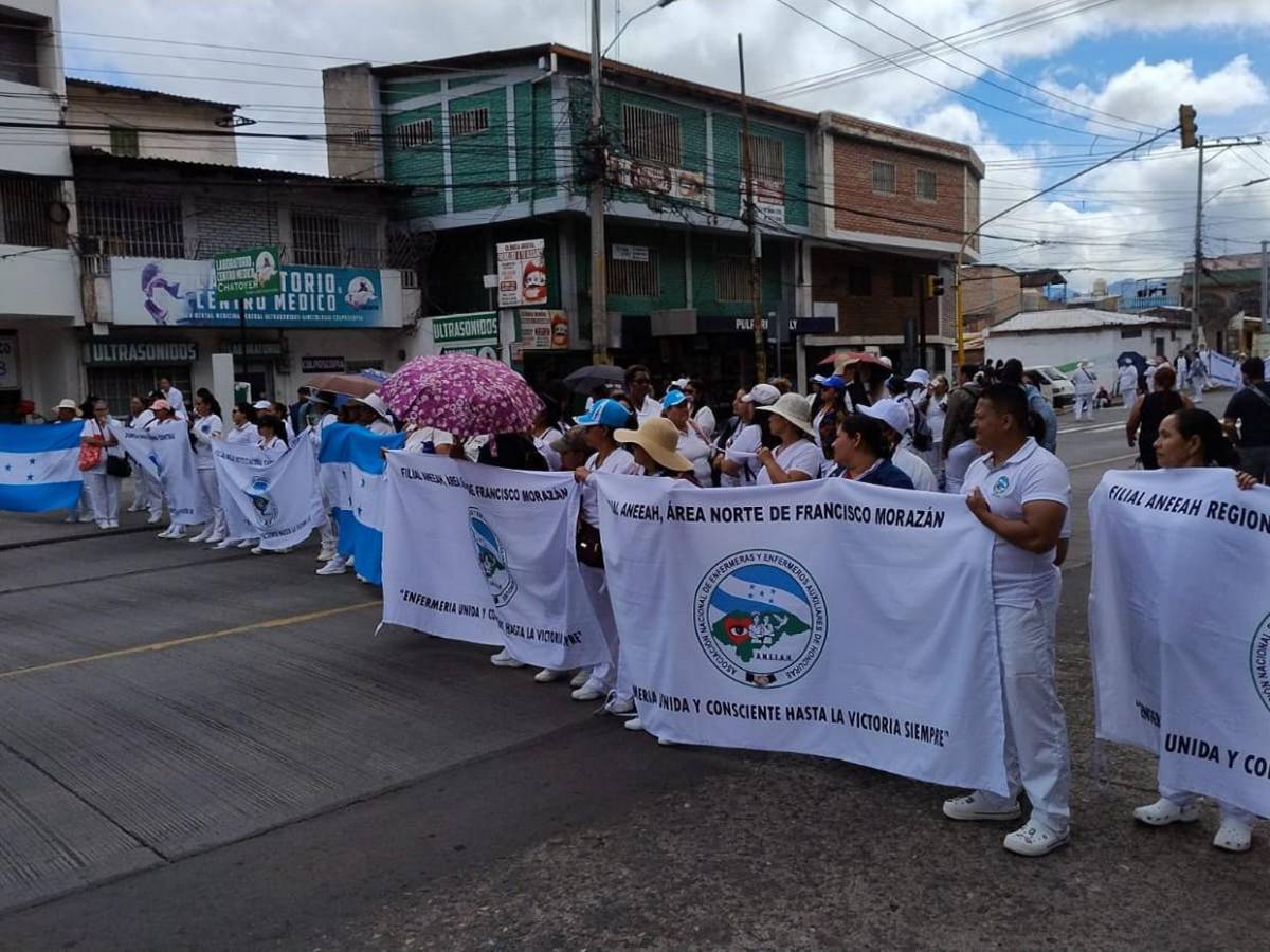 Protesta de enfermeras auxiliares desencadena caos en bulevar Suyapa y Centroamérica