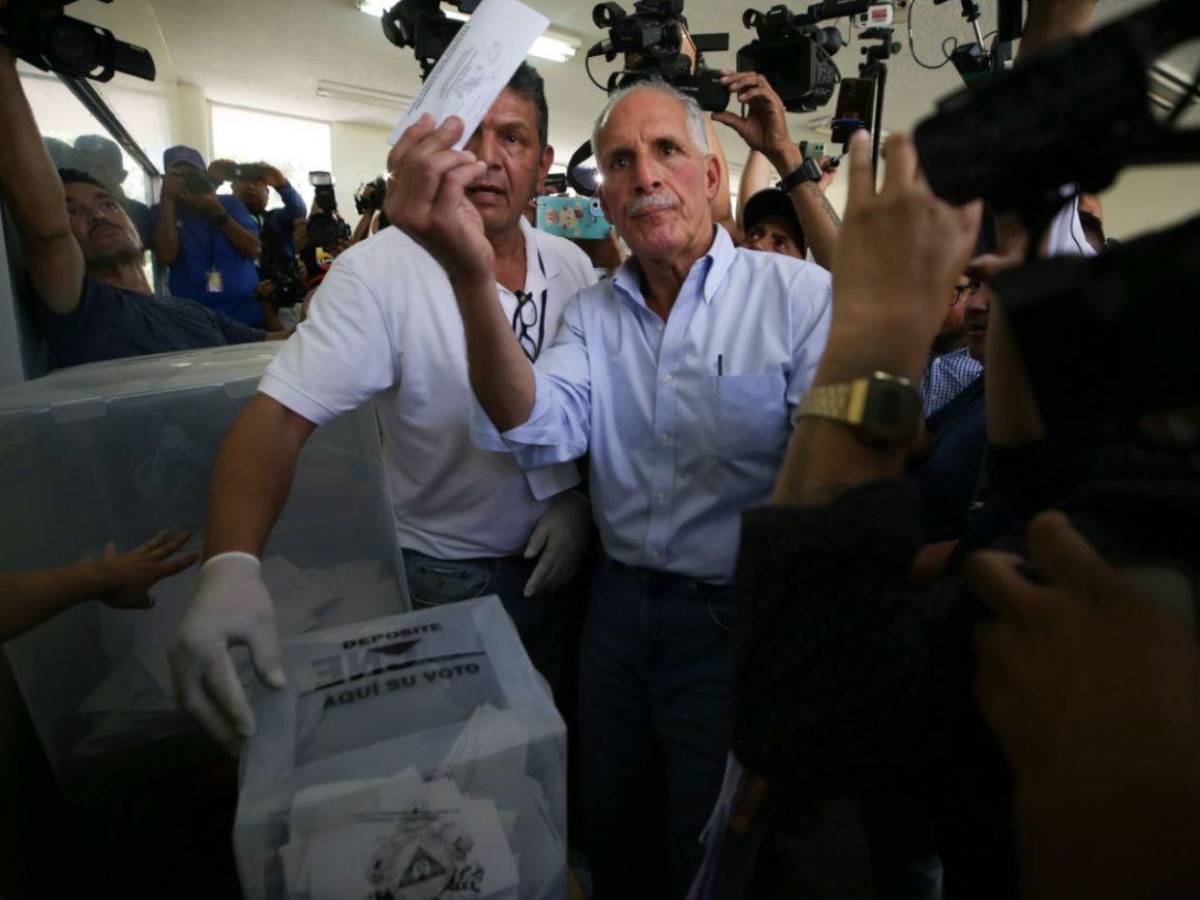 ¿Romper relaciones con China? 10 principales promesas de campaña de Nasry Asfura