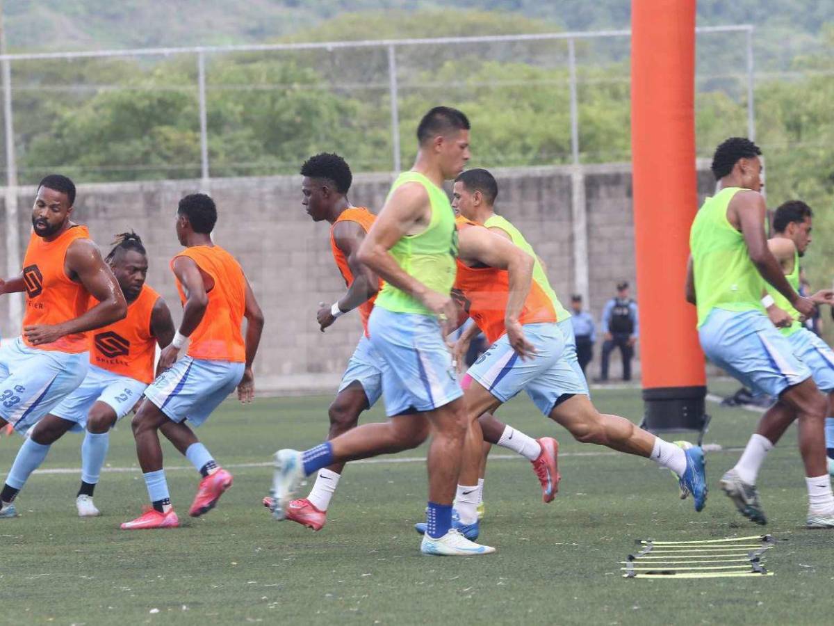 En bus comprado con fondos de la Tasa de Seguridad: así se movilizó Génesis PN en su debut en Liga