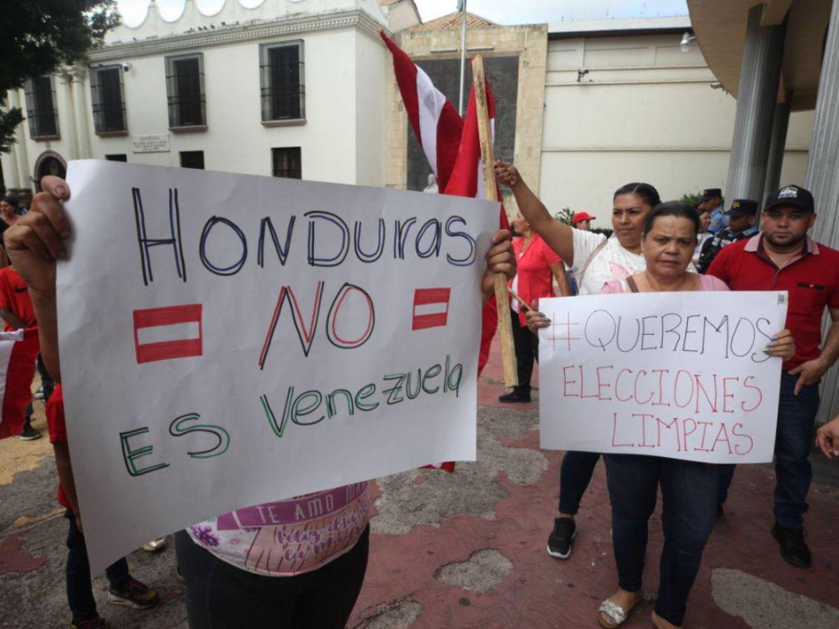 Peleando ruta por Honduras: a bordo de la Cálixneta llegaron liberales al Congreso