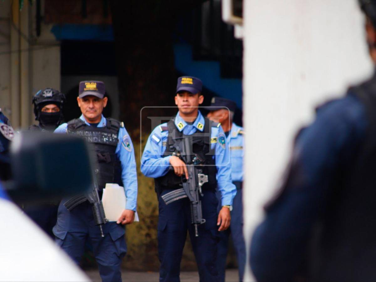 Trasladan a cárcel de máxima seguridad a 6 presuntos pandilleros capturados en San Pedro Sula