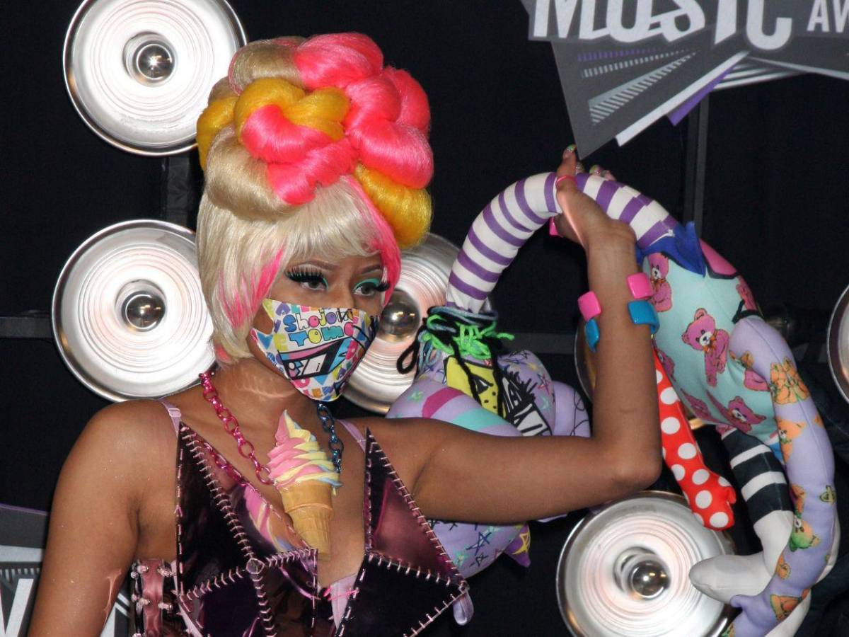 Nicki Minaj sobre la comunidad trans: Si naces como hombre, sé un hombre