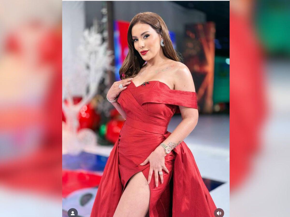 ​​​​​​Despampanante y glamurosa: con un hermoso vestido rojo, así lució Elsa Oseguera en Navidad