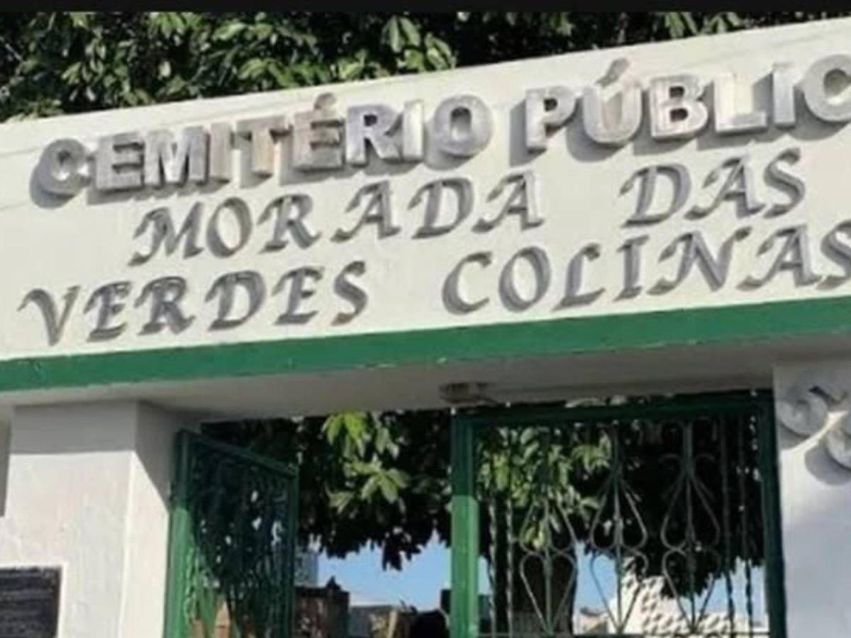 Sentado sobre su propia tumba encuentran cadáver en cementerio de Brasil
