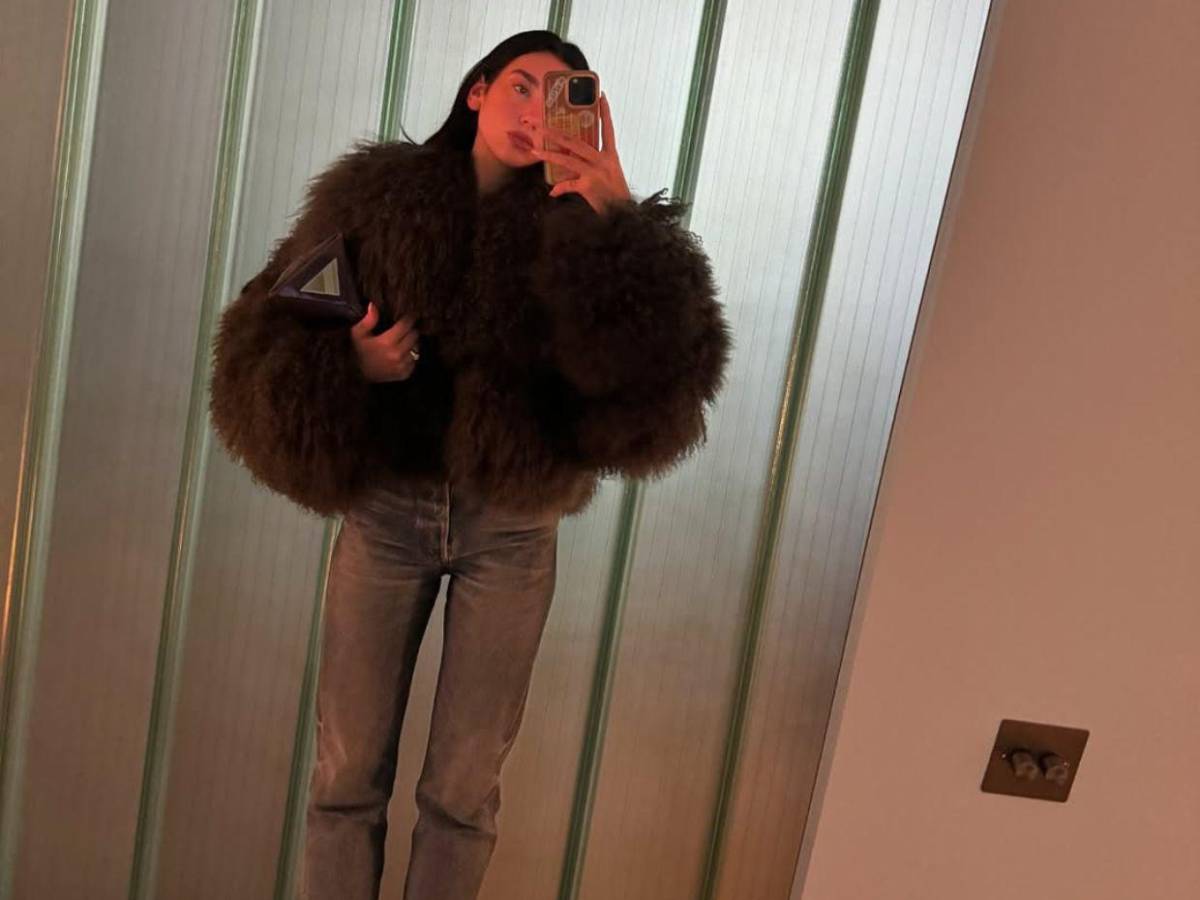 Dua Lipa confirma compromiso con Callum Turner y revela detalles de su anillo Dua Lipa confirma compromiso con Callum Turner y revela detalles de su anillo