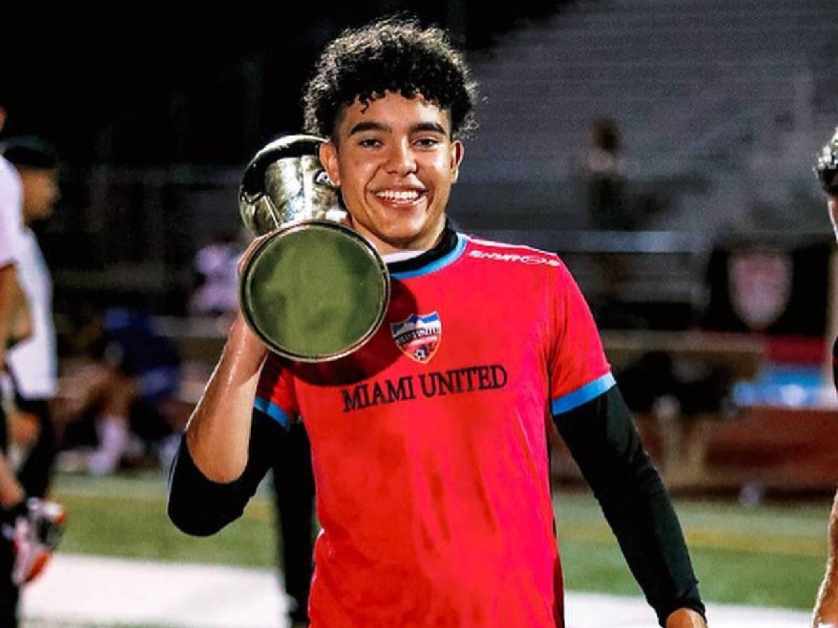 Jugador de Motagua se graduó de la universidad en Estados Unidos: Así lo celebraron