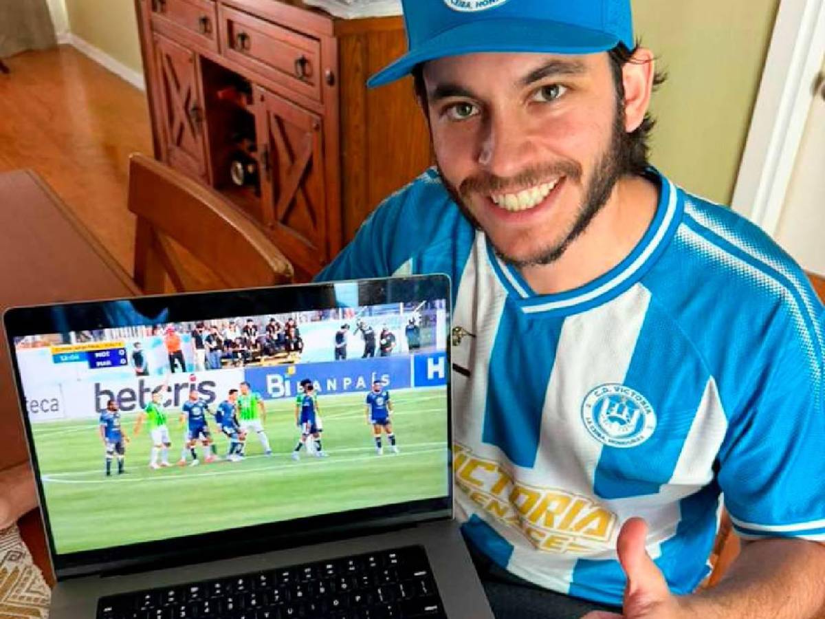 Carlos Eduardo Espina revela los miles de dólares que generó Victoria en su primer en vivo de TikTok