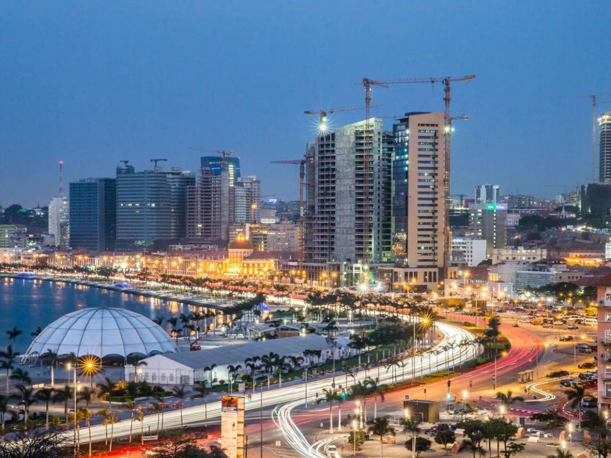 Así es la vida de Jonathan Rubio en Angola: casado con una portuguesa