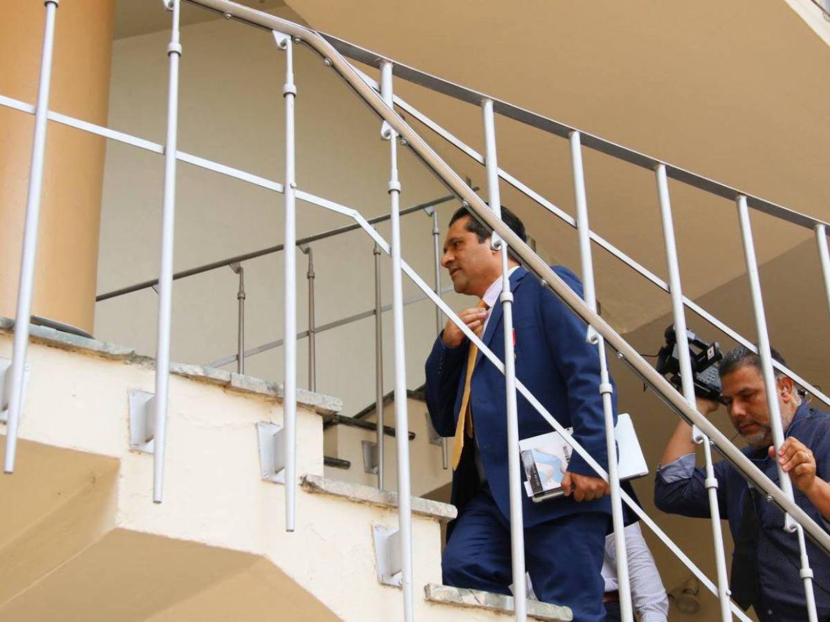 La verdad me asiste: llegada de Mario Morazán al CN para audiencia de juicio político