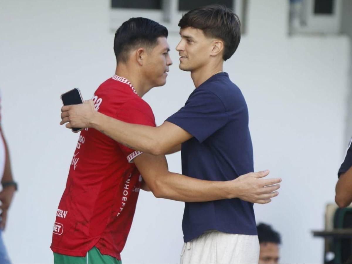 Invasión verde, el error de novato, hermosas chicas y el insólito grito en las gradas