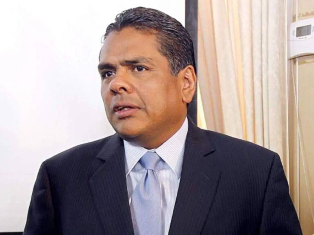 Políticos y exfuncionarios con pasaporte diplomático en Honduras